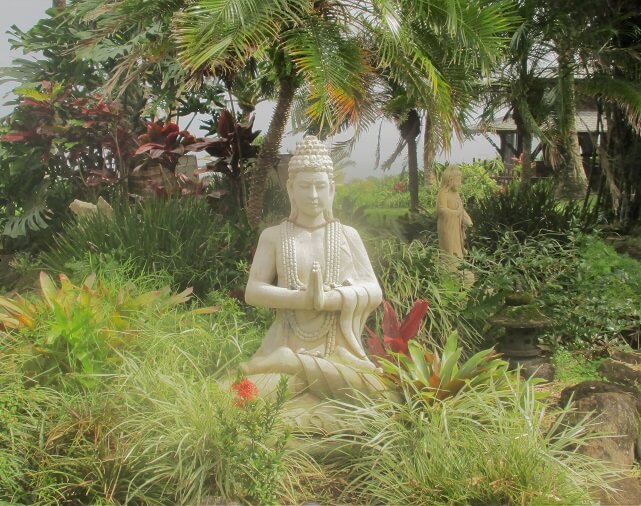 Namaste sitzende buddha-statue